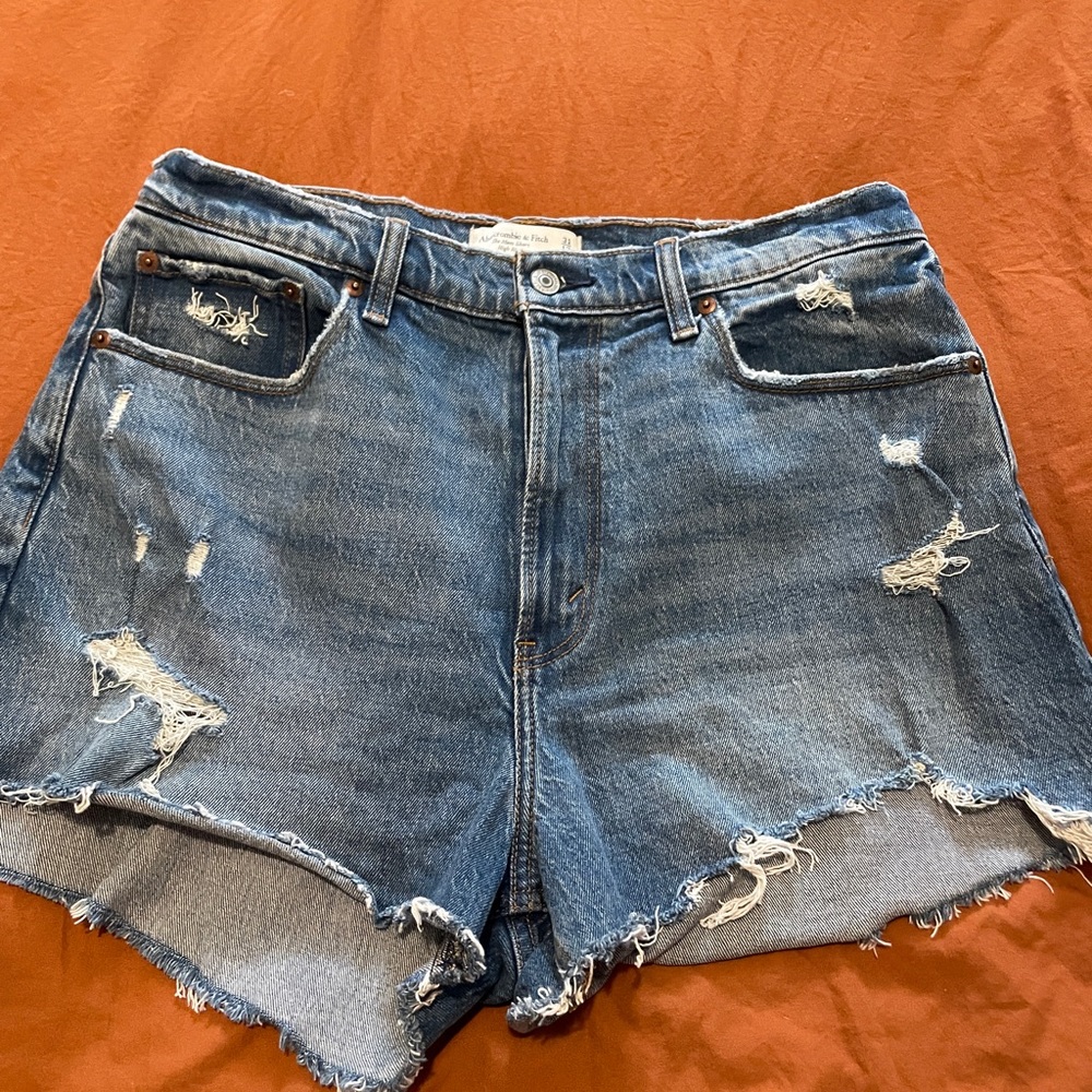 Abercrombie High Rise Mom Short